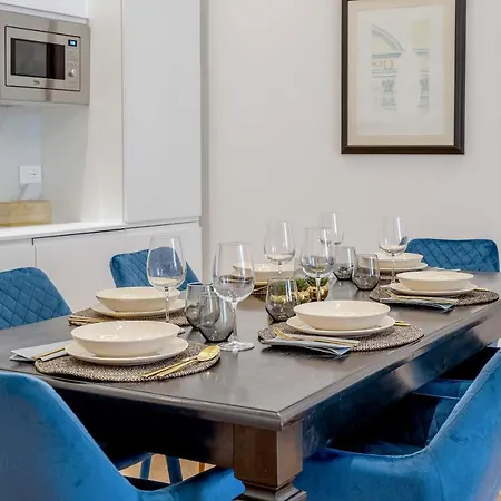 Apartment Genteel Giraldi