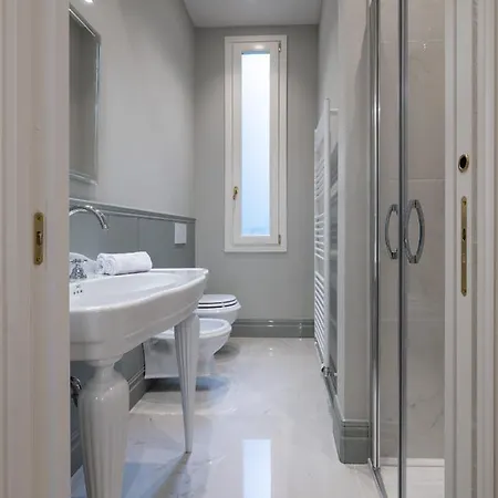 Genteel Giraldi Apartment